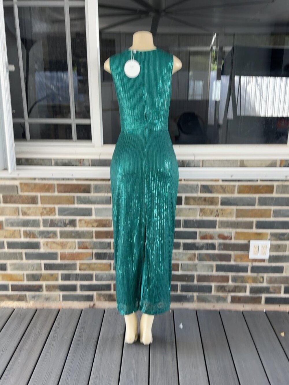 Vestido midi de lentejuelas color verde esmeralda/teal , de silueta entallada y